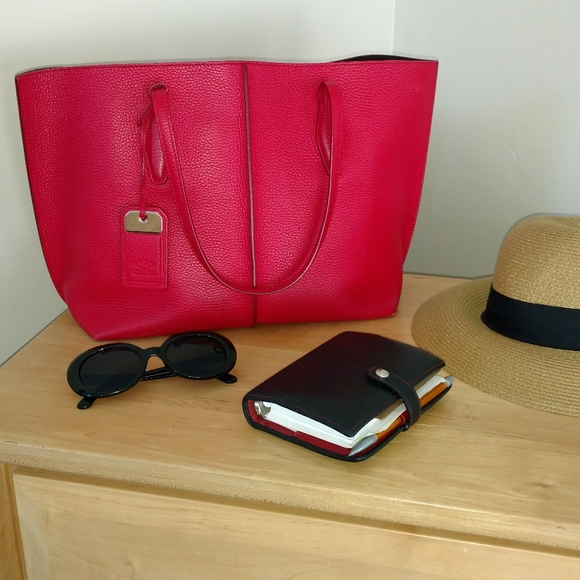 Tod's Joy Tote ❤️❤️ - Picture 4 of 17